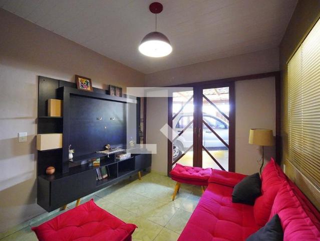 Casa aluguel em São João do Rio Vermelho, Desterro