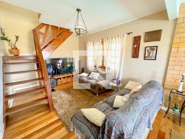 Casa aluguel em São João do Rio Vermelho, Desterro