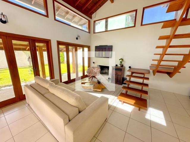 Casa aluguel em Florianópolis, São João do Rio Vermelho
