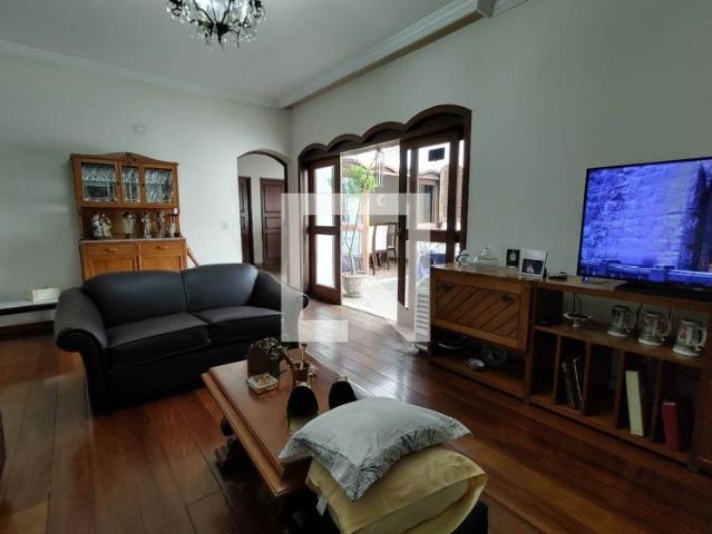 Casa aluguel em Região Geográfica Imediata de Belo Horizonte, Região Metropolitana de Belo Horizonte