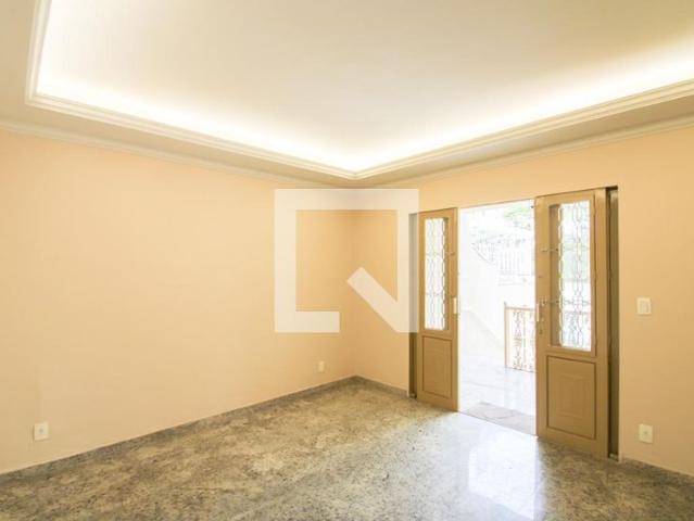 Casa aluguel em Região Geográfica Imediata de Belo Horizonte, Região Metropolitana de Belo Horizonte