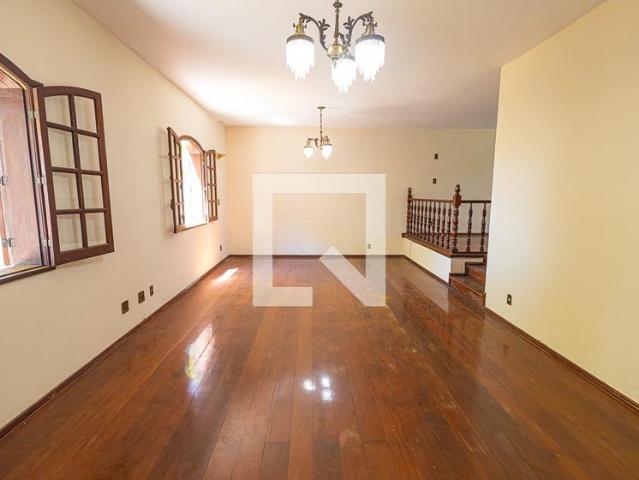 Casa aluguel em Região Geográfica Imediata de Belo Horizonte, Região Metropolitana de Belo Horizonte