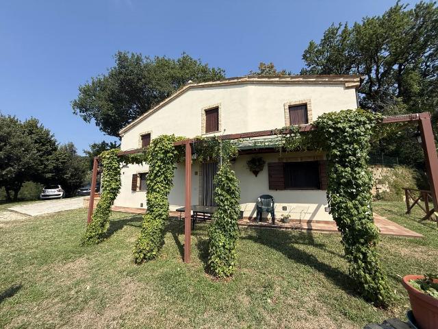 Casa in vendita a Sant'Angelo in Pontano, Macerata