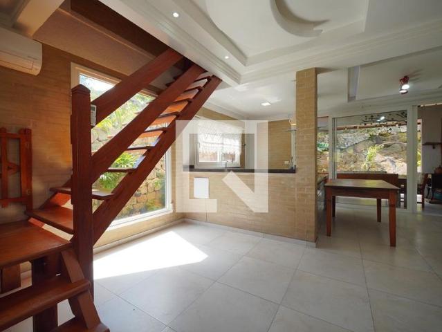 Casa aluguel em Região Geográfica Imediata de Florianópolis, Desterro