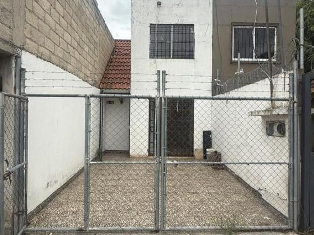 Casa en venta en San Antonio La Isla, Estado de México