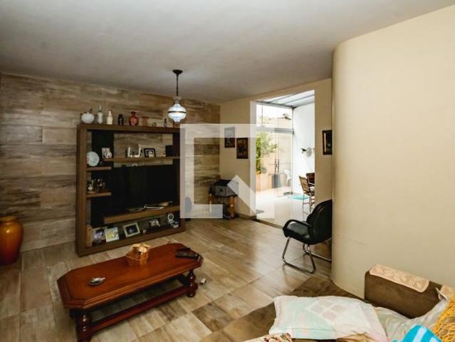 Casa aluguel em Região Geográfica Imediata de Belo Horizonte, Região Metropolitana de Belo Horizonte