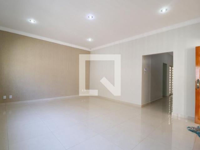 Casa aluguel em Região Geográfica Imediata de Uberlândia, Oliveira Fortes