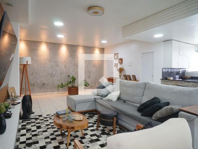 Casa aluguel em Região Geográfica Imediata do Rio de Janeiro, Região Metropolitana do Rio de Janeiro