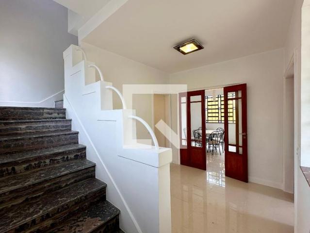 Casa aluguel em Região Geográfica Imediata do Rio de Janeiro, Região Metropolitana do Rio de Janeiro