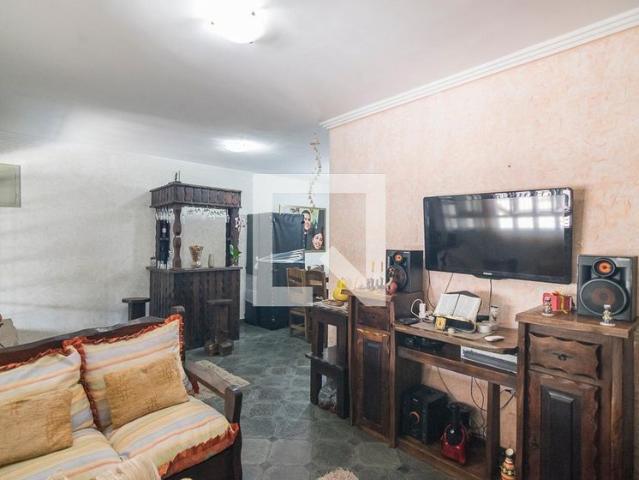 Casa aluguel em Casas Populares, Santo André