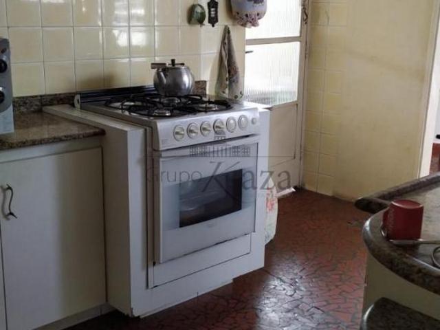 Casa venda em Região Imediata de São José dos Campos, Região Metropolitana do Vale do Paraíba e Litoral Norte