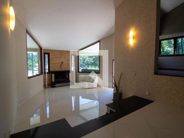 Casa aluguel em Biritiba-Mirim, São Paulo