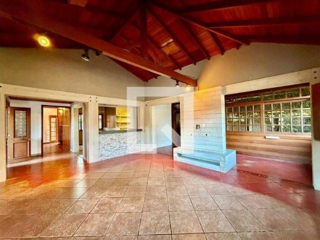Casa aluguel em Região Geográfica Imediata de Florianópolis, Desterro
