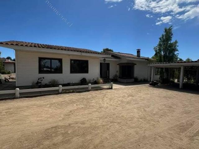 Casa en arriendo en Santo Domingo, Valparaíso