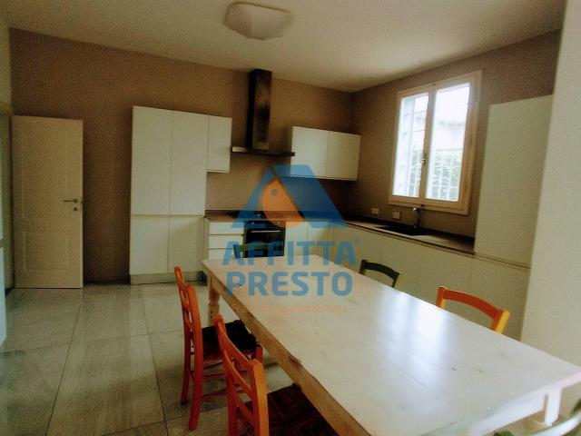 Villa Indipendente in affitto a Zona Nord, Brescia