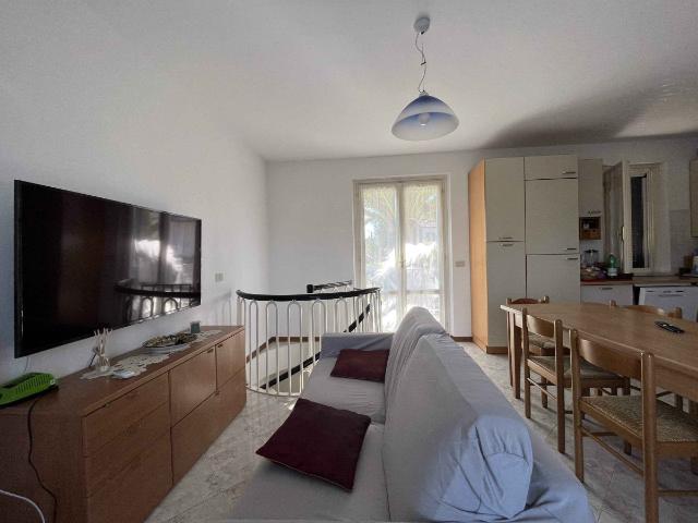 Villa Indipendente in affitto a Marina di Massa, Marina Di Massa
