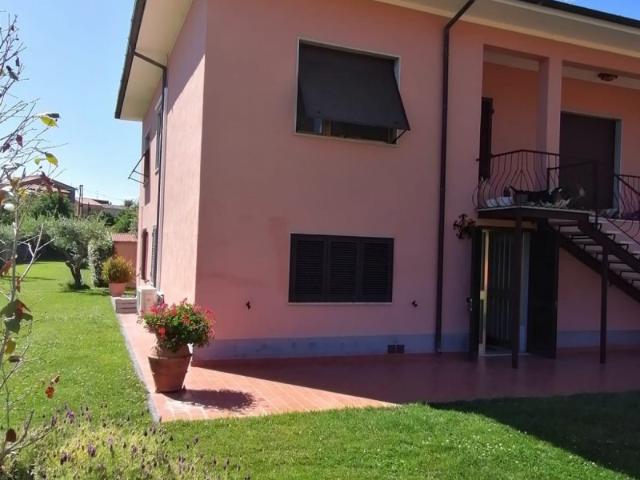 Villa Indipendente in affitto a Pozzi, Seravezza