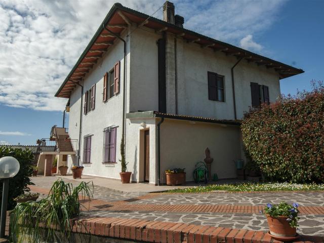 Casa in vendita a Ponticelli, Santa Maria A Monte