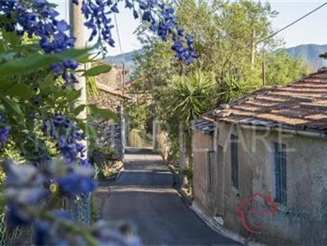 Villa Indipendente in vendita a Fantinone, Borghetto d'Arroscia