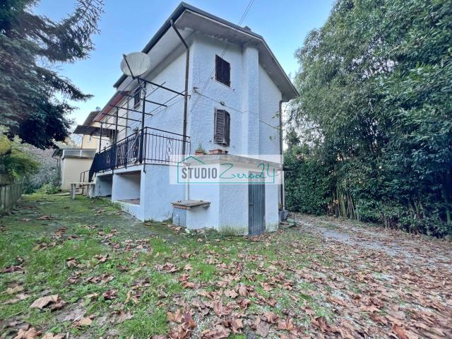 Villa Indipendente in vendita a Marignana, Camaiore