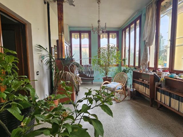 Villa Indipendente in vendita a Castelfranco Piandiscò, Toscana