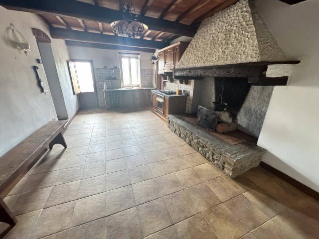 Villa Indipendente in vendita a Moncioni, Montevarchi