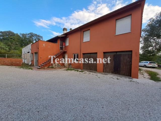 Villa Indipendente in vendita a Cerreto, Marche