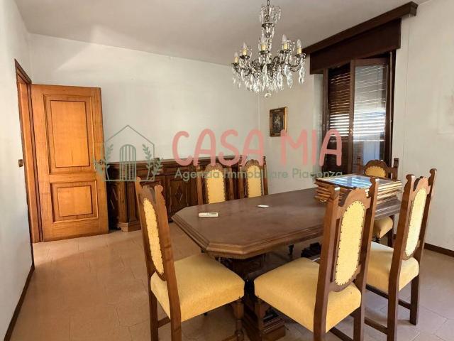 Villa Indipendente in vendita a Case Sei, Piozzano