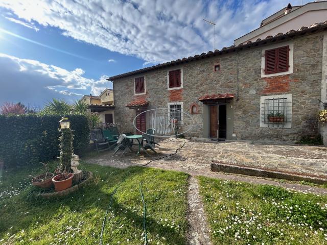Villa Indipendente in vendita a Unione di Comuni Valdarno e Valdisieve, Reggello