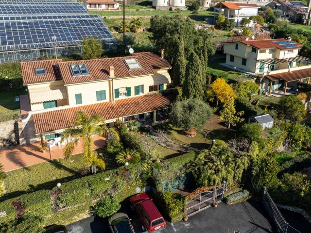 Villa Indipendente in vendita a San Lorenzo, San Remo