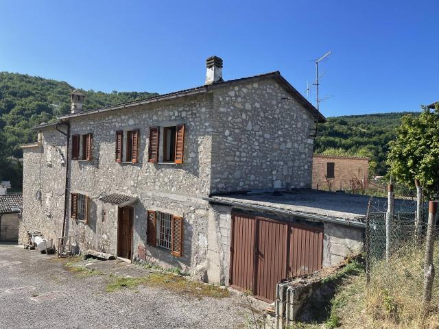 Villa Indipendente in vendita a Sellano, Umbria
