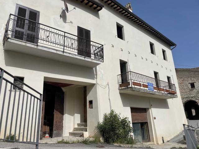 Villa Indipendente in vendita a Sellano, Umbria