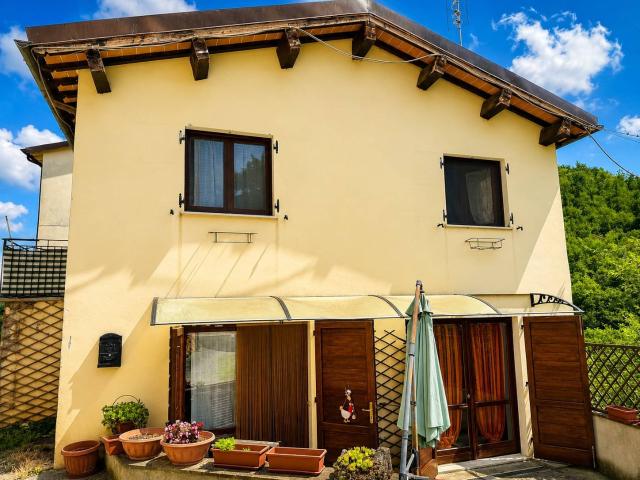 Villa Indipendente in vendita a Sellano, Umbria