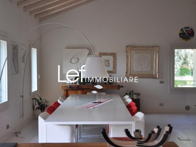 Villa Indipendente in vendita a Valdobbiadene, Veneto