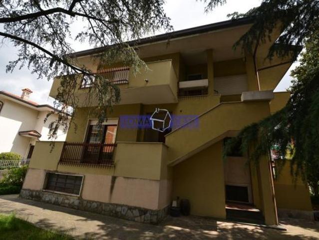 Villa Indipendente in vendita a Lomagna, Lombardia