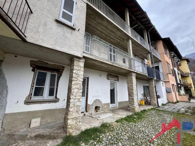Villa Indipendente in vendita a Carenno, Lombardia