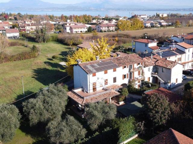 Villa Indipendente in vendita a Lugana, Sirmione