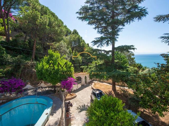 Villa Indipendente in vendita a Vietri Sul Mare, Campania