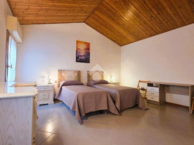 Villa Indipendente in affitto a Roncoferraro, Lombardia