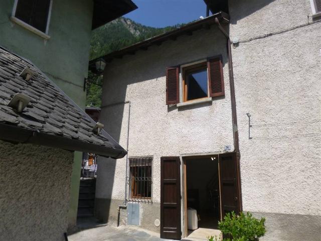Villa Indipendente in affitto a Comunità Montana della Valle Brembana, Branzi