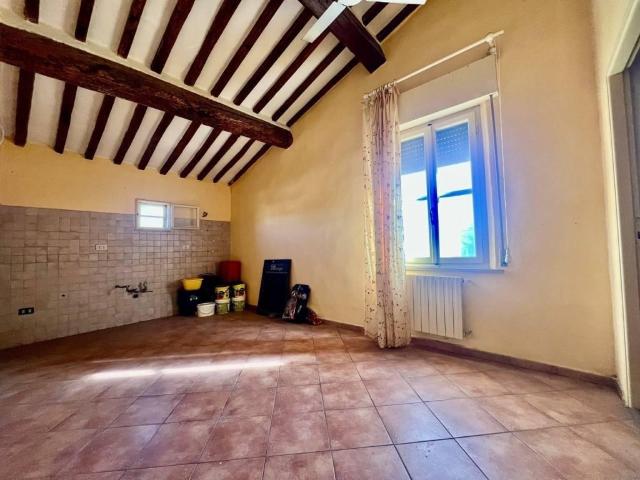 Villa Indipendente in affitto a Pettori, Cascina
