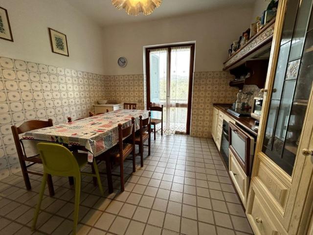 Villa Indipendente in affitto a Dogana, Luni