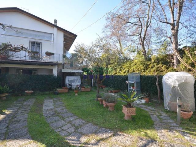 Villa Indipendente in affitto a Poveromo, Marina Di Massa
