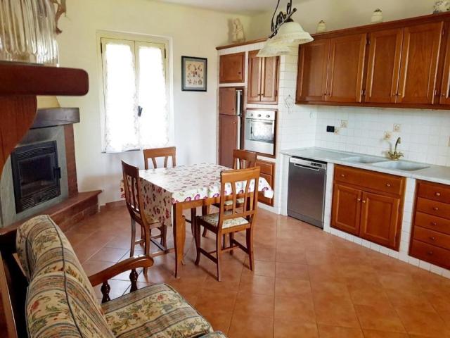 Villa Indipendente in affitto a Piazza, Montignoso