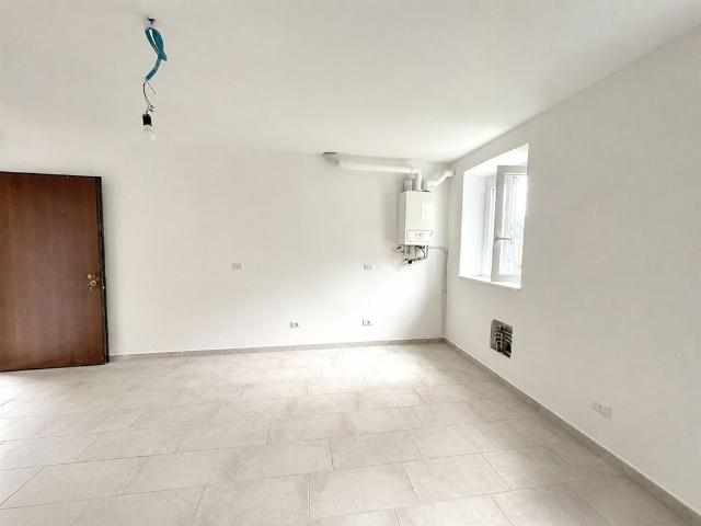 Villa Indipendente in affitto a Montonate, Mornago