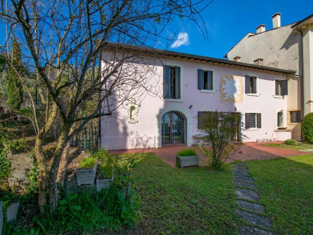 Villa Indipendente in affitto a Centro storico, Brenzone