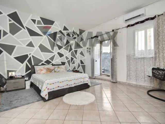 Villa Indipendente in vendita a Acireale, Sicilia