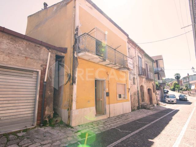 Villa Indipendente in vendita a Aiello Del Sabato, Campania