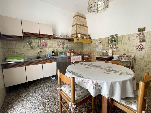 Villa Indipendente in vendita a Albenga, Liguria