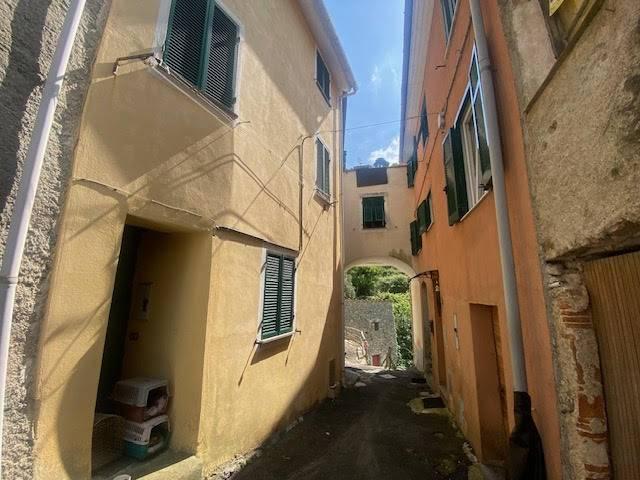Villa Indipendente in vendita a Ellera, Albisola Superiore